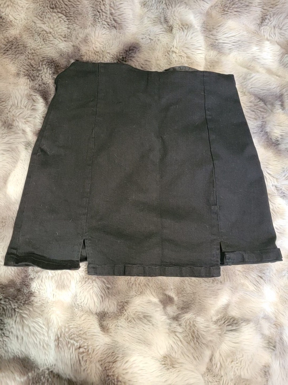 Classic Black Mini Skirt - Sleek Everyday Style
